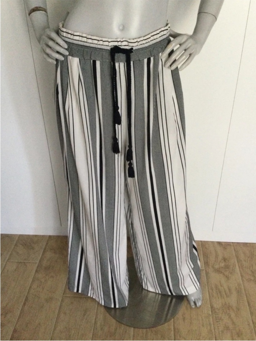 Zara Trafaluc Collection Black/White Striped Pants Size M